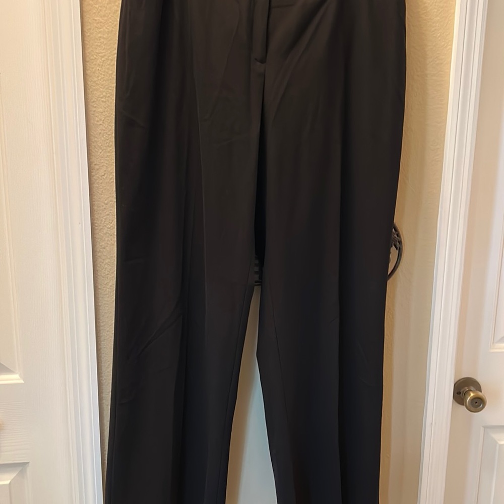Black dress pants like new.